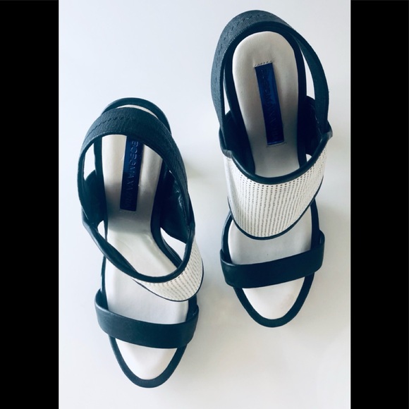 BCBG Max Azria Jovian Color-Block Shoe ✨Size 7.5 B - Picture 3 of 8